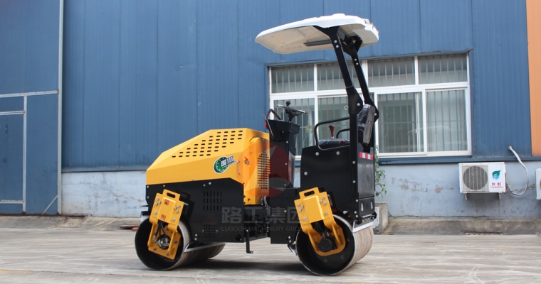 小型压路机路面施工打滑怎么办？？？？？？？？